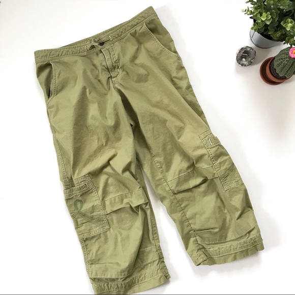 olive green cargo capris